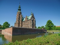 DSC02393  Rosenborg Castle (1624) is arguably Copenhagen's architectural jewel.